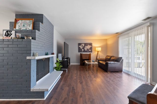 231 Webster Lane, Schaumburg, IL 60193