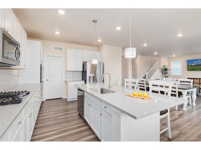 7376 S White Crow Way, Aurora, CO 80016