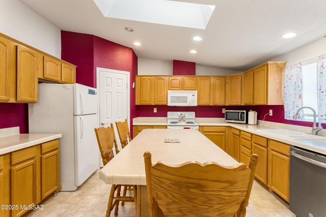 3526 W Rak Road, Douglas, AZ 85607