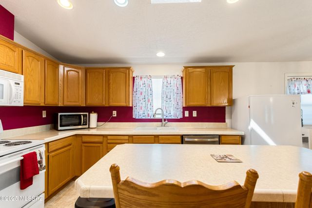 3526 W Rak Road, Douglas, AZ 85607