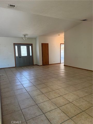17378 Danbury, Hesperia, CA 92345