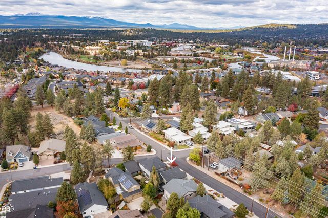 215 SW Cleveland Avenue, Bend, OR 97702