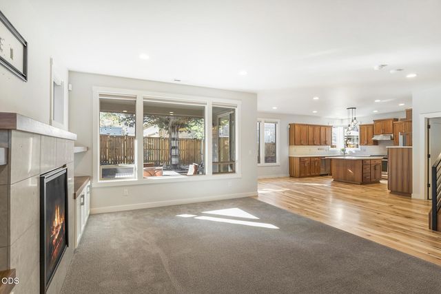 215 SW Cleveland Avenue, Bend, OR 97702