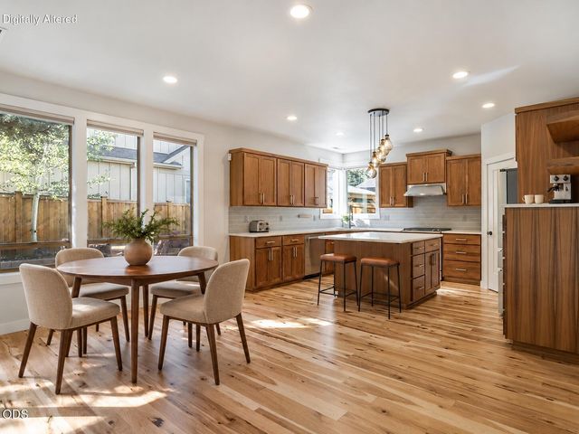 215 SW Cleveland Avenue, Bend, OR 97702