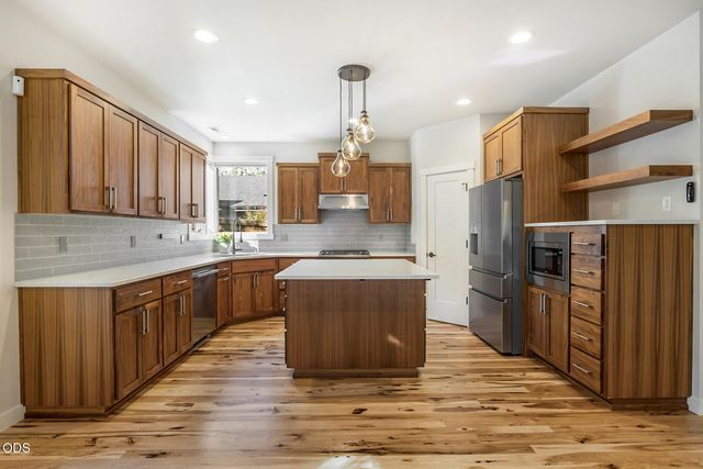 215 SW Cleveland Avenue, Bend, OR 97702