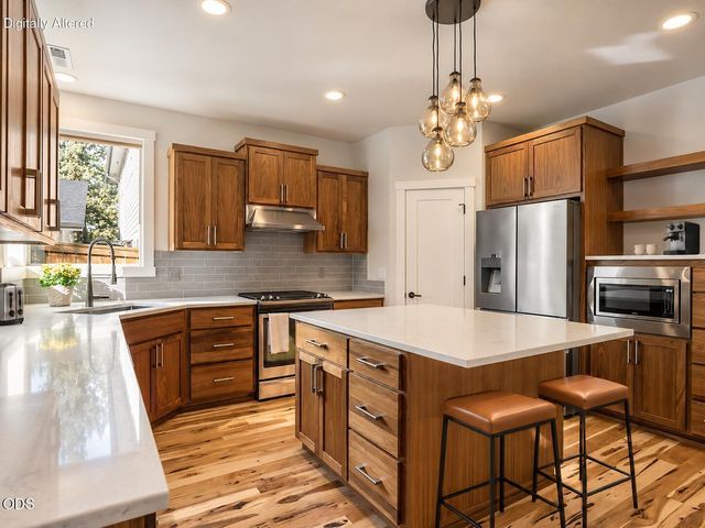 215 SW Cleveland Avenue, Bend, OR 97702
