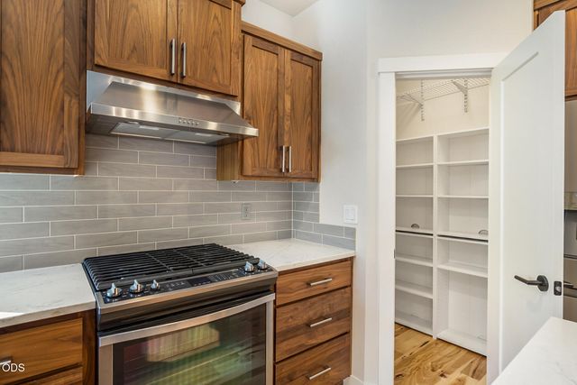 215 SW Cleveland Avenue, Bend, OR 97702