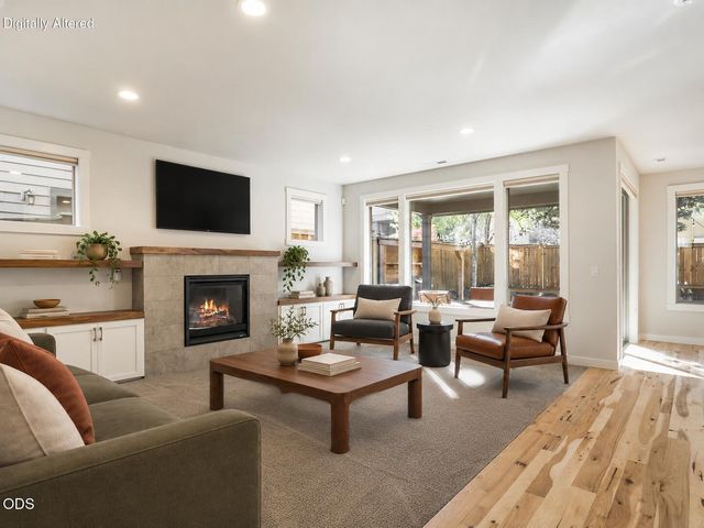 215 SW Cleveland Avenue, Bend, OR 97702