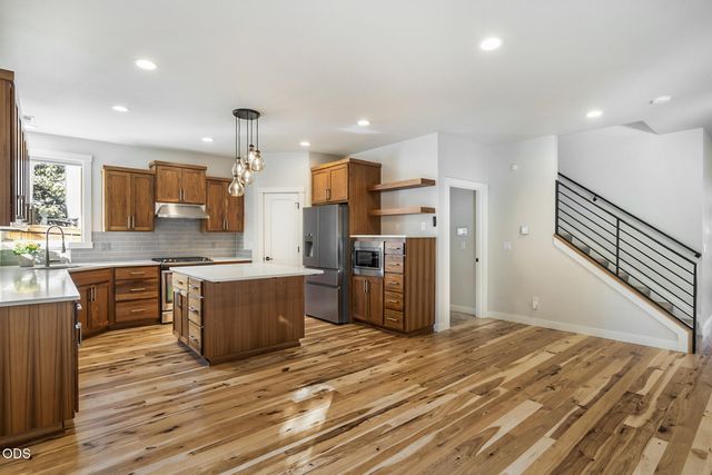 215 SW Cleveland Avenue, Bend, OR 97702