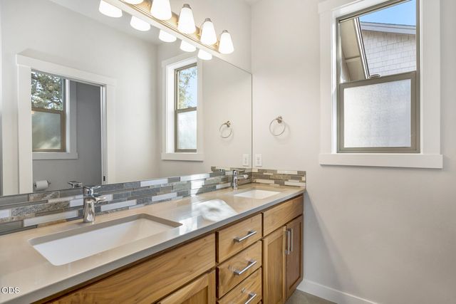 215 SW Cleveland Avenue, Bend, OR 97702