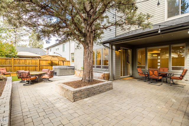215 SW Cleveland Avenue, Bend, OR 97702