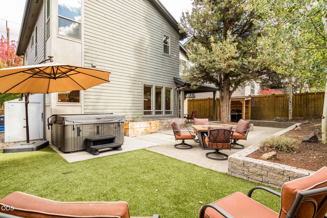 215 SW Cleveland Avenue, Bend, OR 97702