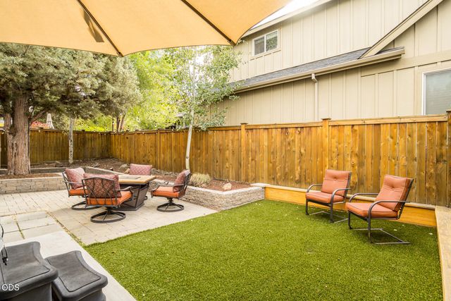 215 SW Cleveland Avenue, Bend, OR 97702