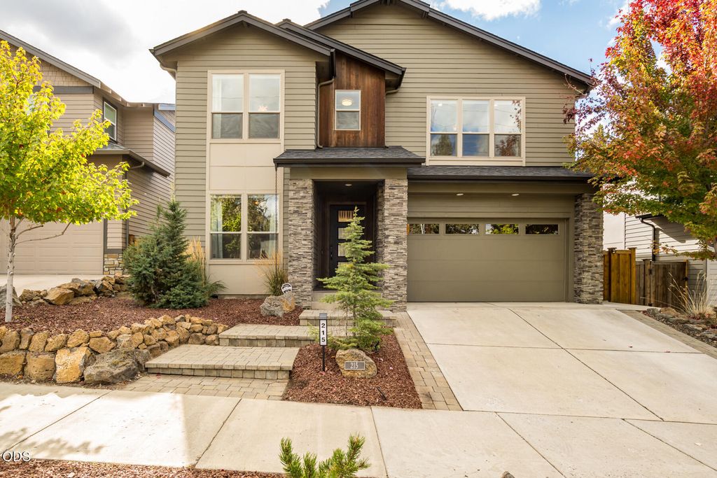 215 SW Cleveland Avenue, Bend, OR 97702
