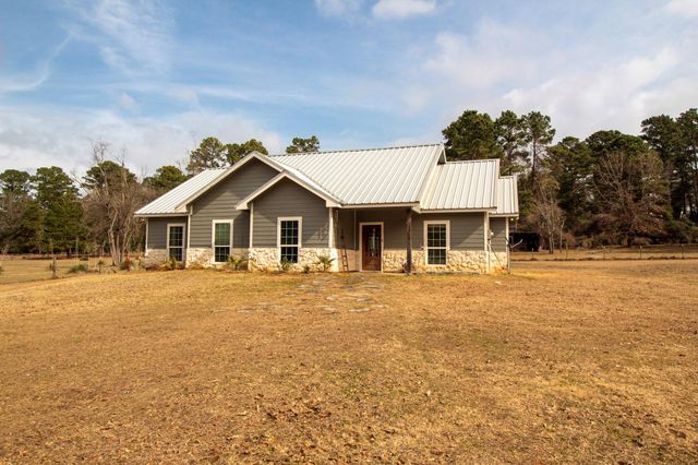 365 Running Deer Road, Grapeland, TX 75844
