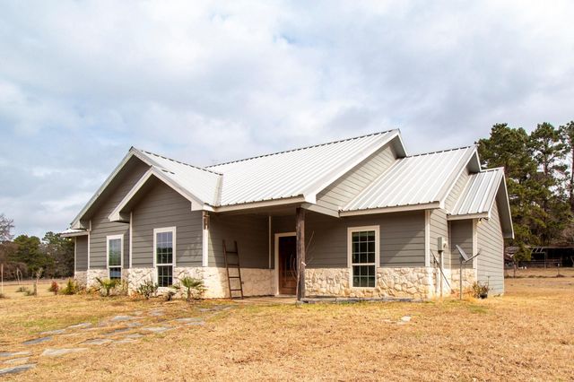 365 Running Deer Road, Grapeland, TX 75844