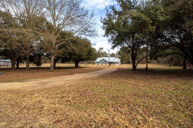 365 Running Deer Road, Grapeland, TX 75844