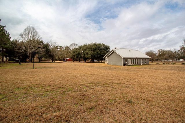 365 Running Deer Road, Grapeland, TX 75844