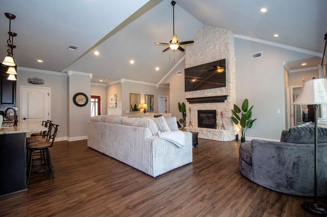 365 Running Deer Road, Grapeland, TX 75844