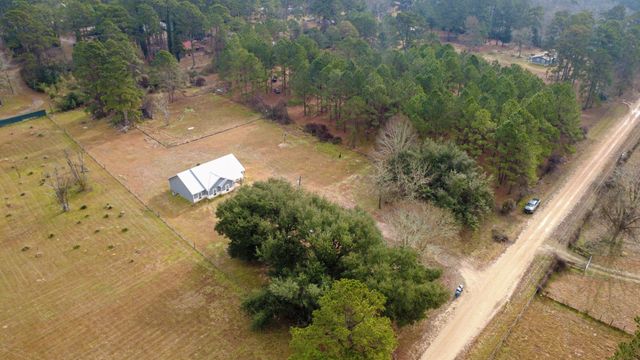 365 Running Deer Road, Grapeland, TX 75844