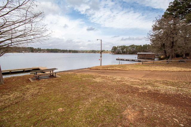 365 Running Deer Road, Grapeland, TX 75844