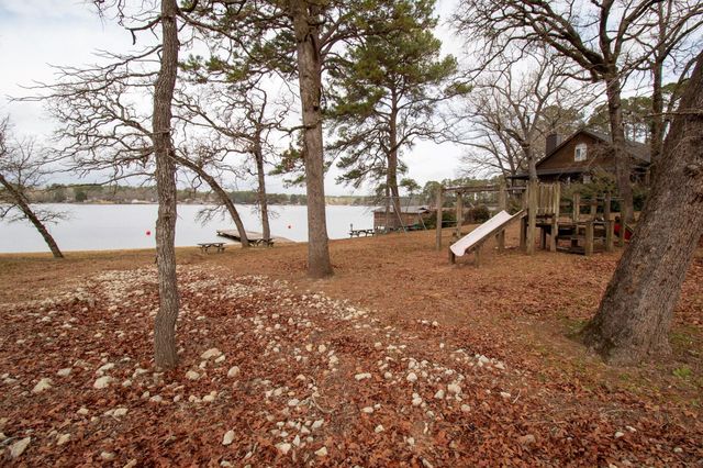 365 Running Deer Road, Grapeland, TX 75844