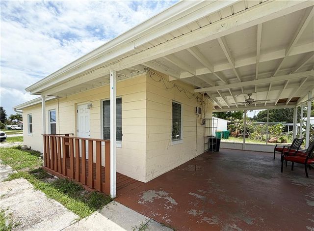 208 Martin DR NE, Port Charlotte, FL 33952