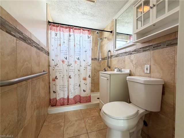 208 Martin DR NE, Port Charlotte, FL 33952