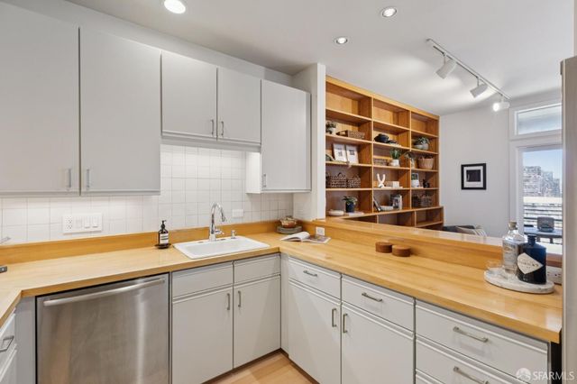 741 Grand View Avenue, San Francisco, CA 94114