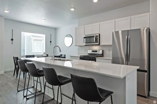 3944 N EAGLE POINT LN, Eagle Mountain, UT 84005