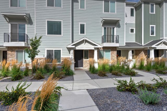 3944 N EAGLE POINT LN, Eagle Mountain, UT 84005