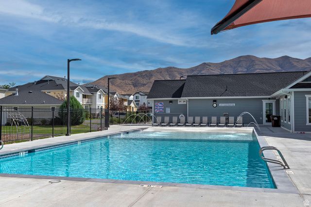 3944 N EAGLE POINT LN, Eagle Mountain, UT 84005