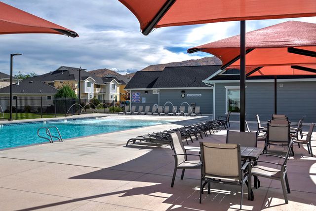 3944 N EAGLE POINT LN, Eagle Mountain, UT 84005