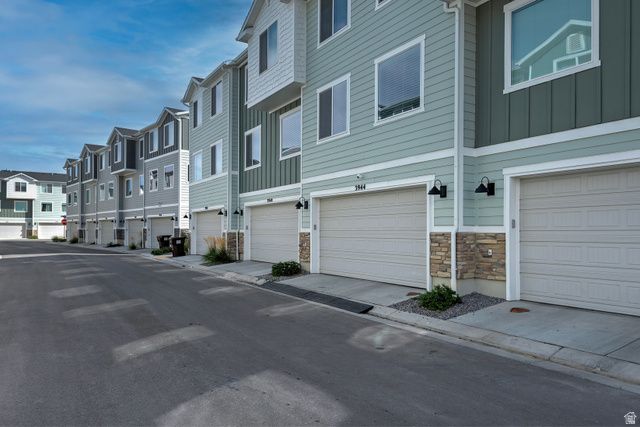 3944 N EAGLE POINT LN, Eagle Mountain, UT 84005