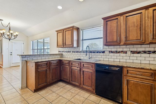 108 Falcons Eye Court, Weatherford, TX 76087