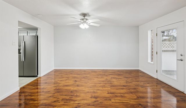 930 Shady Creek Lane, Bedford, TX 76021