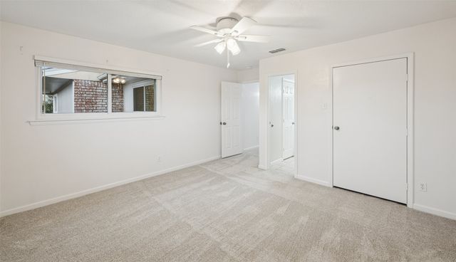 930 Shady Creek Lane, Bedford, TX 76021