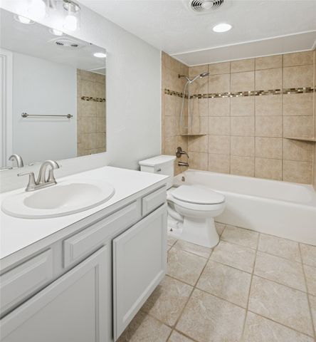 930 Shady Creek Lane, Bedford, TX 76021