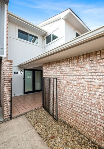 930 Shady Creek Lane, Bedford, TX 76021