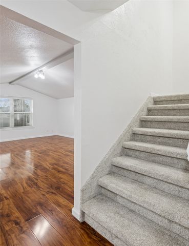 930 Shady Creek Lane, Bedford, TX 76021