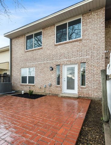 930 Shady Creek Lane, Bedford, TX 76021