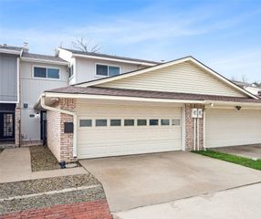 930 Shady Creek Lane, Bedford, TX 76021