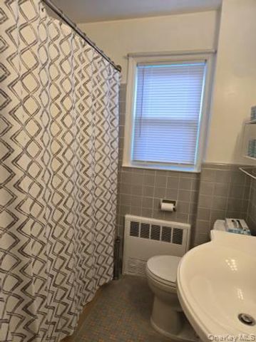 222 Cleveland Avenue, Mineola, NY 11501