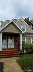 222 Cleveland Avenue, Mineola, NY 11501