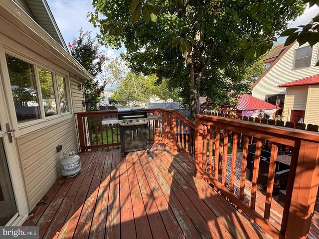 32 PEAR ST, Palmyra, NJ 08065