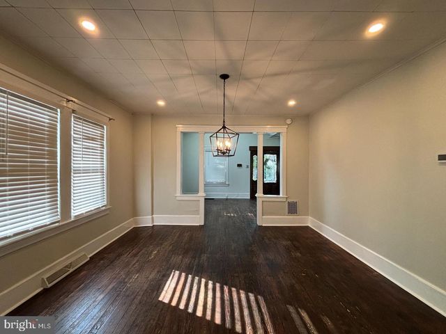 32 PEAR ST, Palmyra, NJ 08065