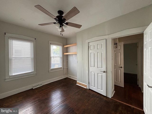 32 PEAR ST, Palmyra, NJ 08065