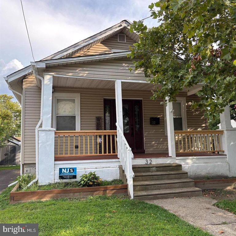 32 PEAR ST, Palmyra, NJ 08065