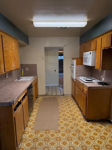 227 Goya Dr, Stockton, CA 95207