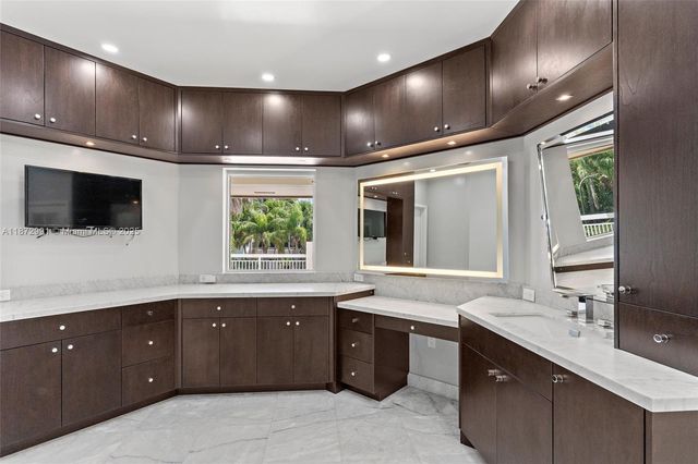 6190 SW 102nd St, Pinecrest, FL 33156